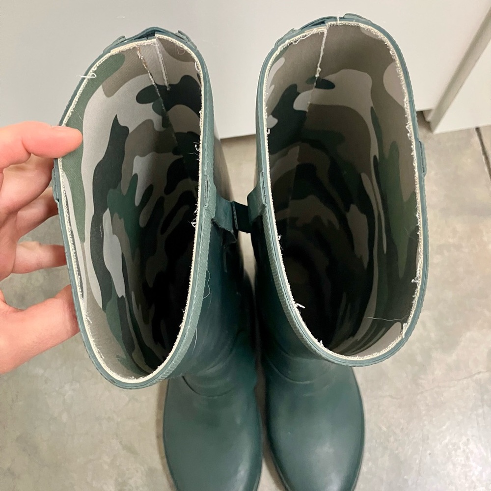 LL Bean Green Tall Wellies - Picture 7 of 9